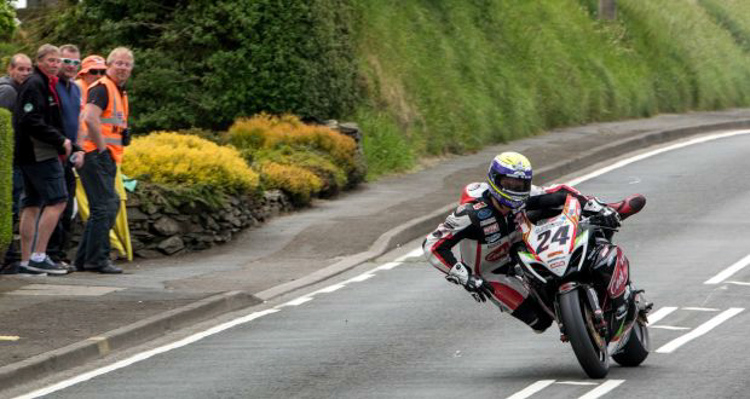 Tay đua tử nạn trên đường đua Isle of Man TT 2018 Tay đua tử nạn trên đường đua Isle of Man TT 2018
