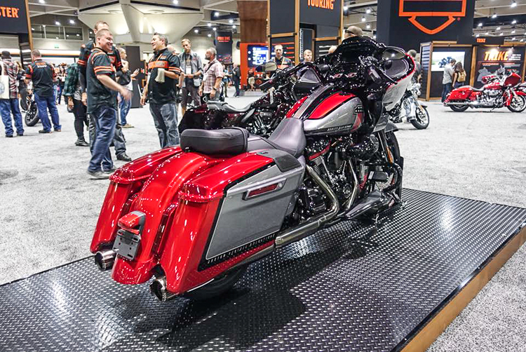 Siêu phẩm Harley-Davidson CVO Road Glide 2019 chính thức ra mắt