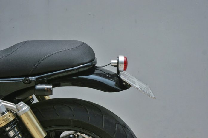 Honda CB400 độ Street Tracker nhẹ nhàng đầy lịch lãm - Motosaigon