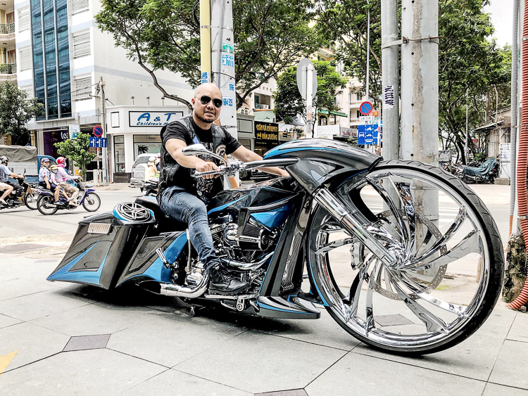 Siêu phẩm Harley-Davidson độ phong cách Bagger bánh 32 inch tại Sài Gòn ...