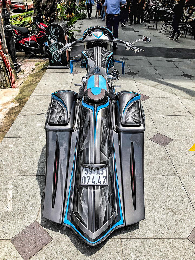 Siêu phẩm Harley-Davidson độ phong cách Bagger bánh 32 inch tại Sài Gòn ...