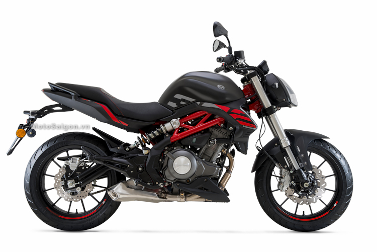 2015 Benelli BN 302 FIRST RIDE Motorcycle Review Photos Specifications   Cycle World
