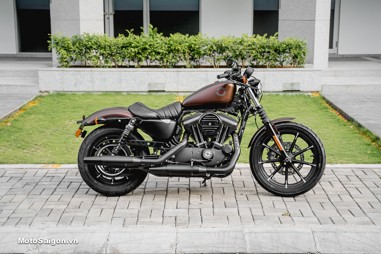 Harley-Davidson Iron 883 2019 màu nâu Rawhide Denim đã có giá bán