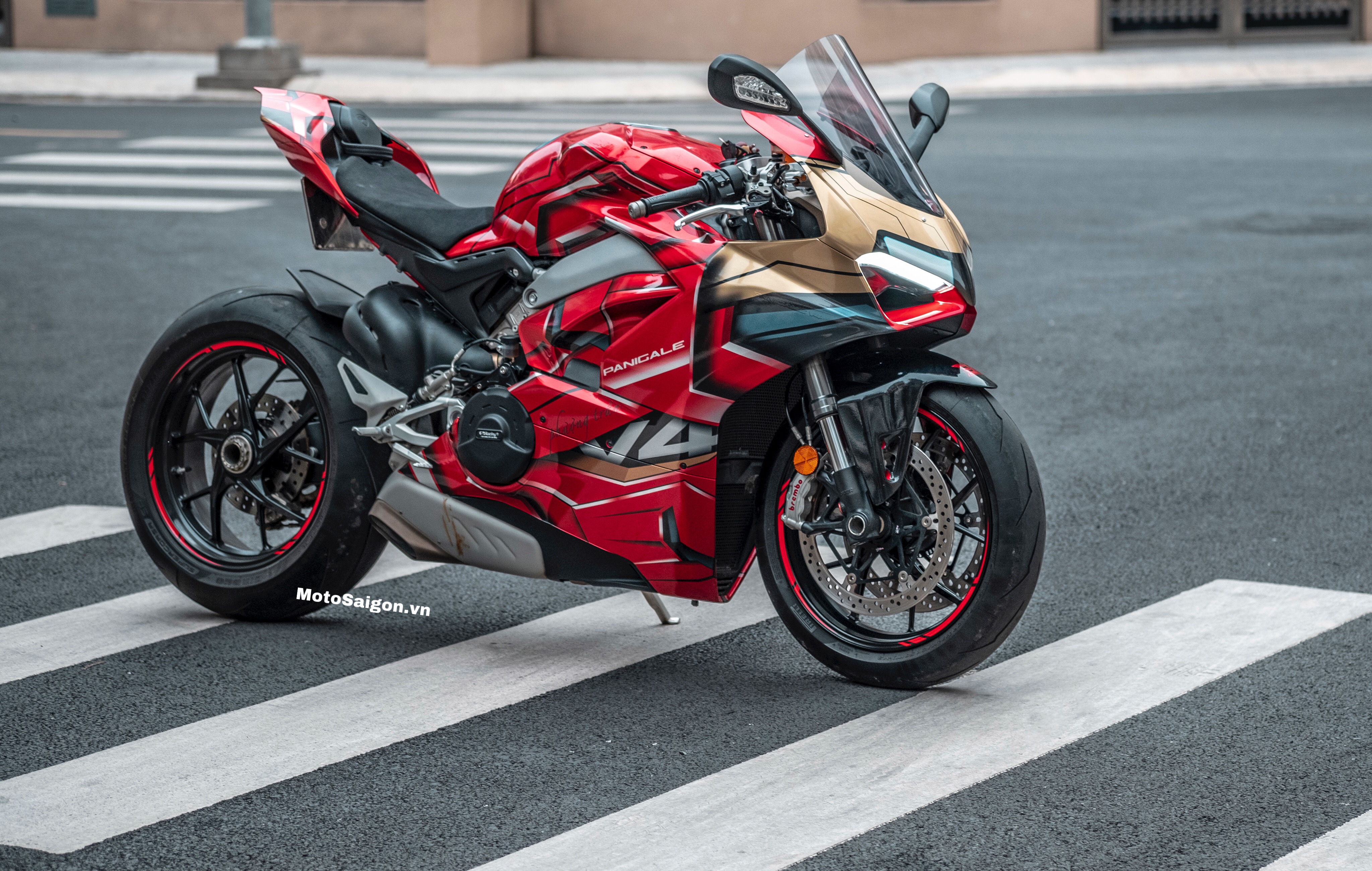 Ducati V4 Panigale Lên Tem Trùm Phong Cách '' Iron Man'' Mark 85 Tại Ak  Decal - Motosaigon