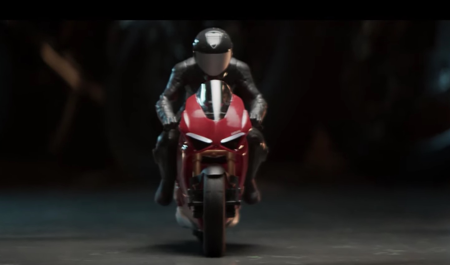 Ducati Panigale V4 S siêu mini: bốc đầu đốt lốp chỉ với 1 nút bấm