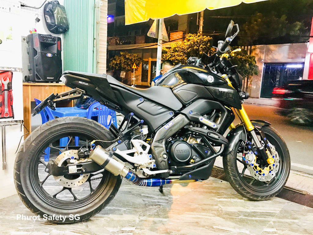 MT15 độ cực ngầu nâng cấp từ biker Thái  Minh Long Motor