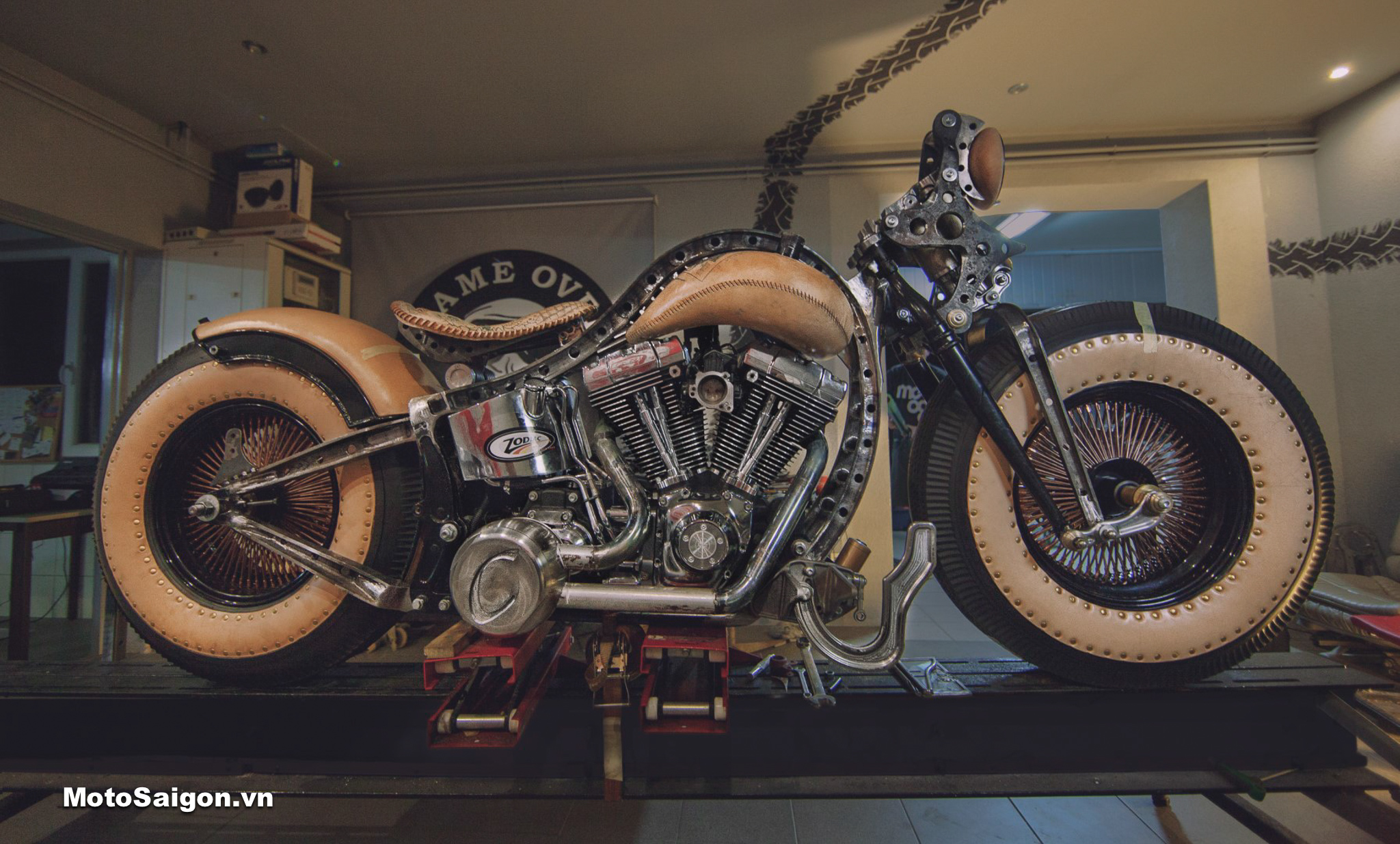 Xe mô tô pkl đầu tiên xăm hình tattoo: Harley-Davidson Heritage