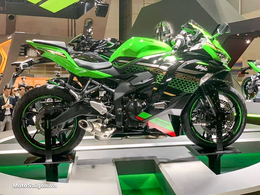 Cận cảnh Kawasaki Ninja ZX25R  Sportbike mạnh nhất phân khúc với tua máy  lên đến 20000 vòngphút
