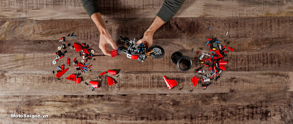 Lego Ducati Panigale V4R