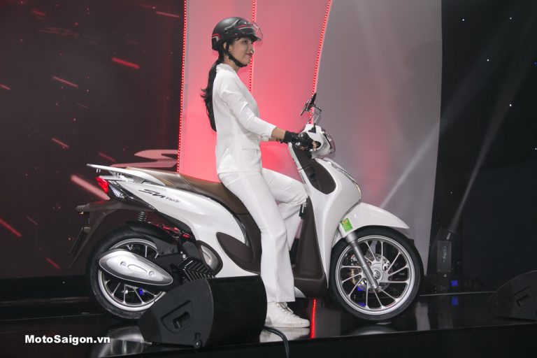 Khui thùng Honda SH Mode 2020 đầu tiên về Đại lý kèm giá ra biển số ...