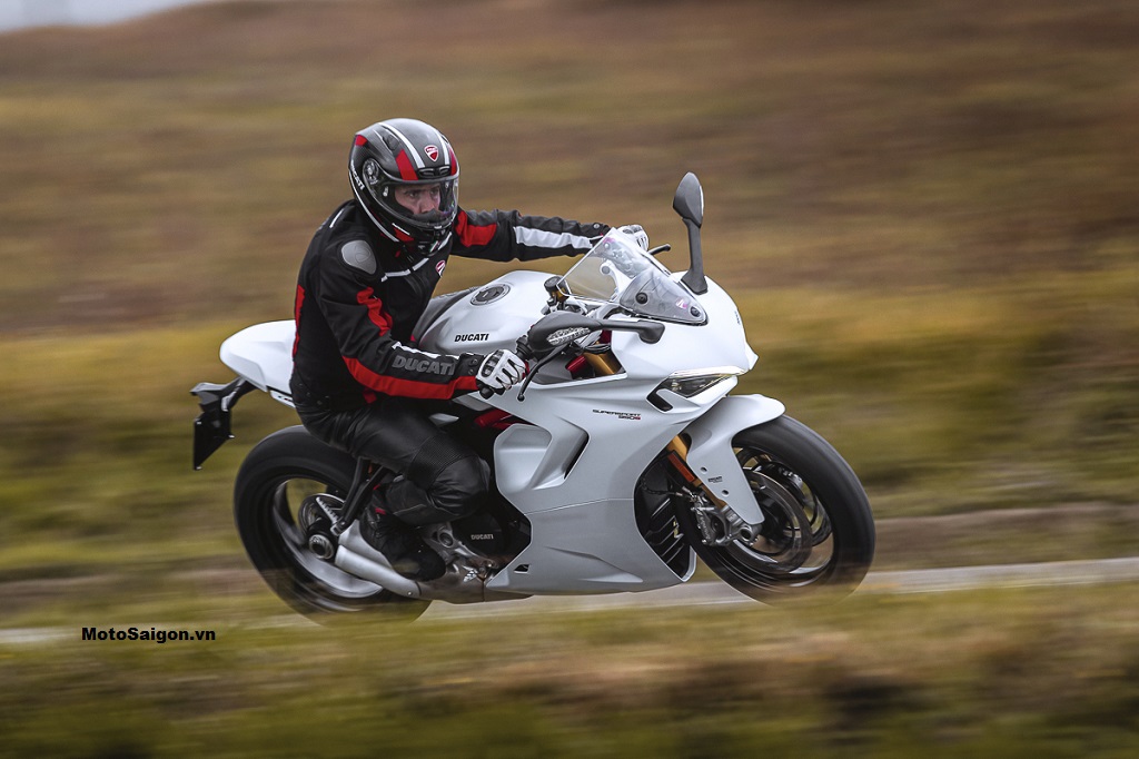 Ducati 950 Hypermotard SP 2021  Fiche moto  Motoplanete