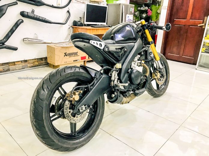 Cực độc Yamaha R15 v3 độ Cafe Racer của biker Sài Thành - Motosaigon
