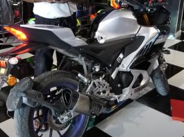 Yamaha R15M độ pô Akrapovic R1 cổ titan thử âm thanh pô