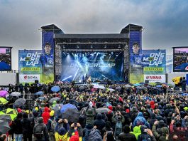 One More Lap toàn cảnh sự kiện do Yamaha tổ chức tri ân tay đua Valentino Rossi