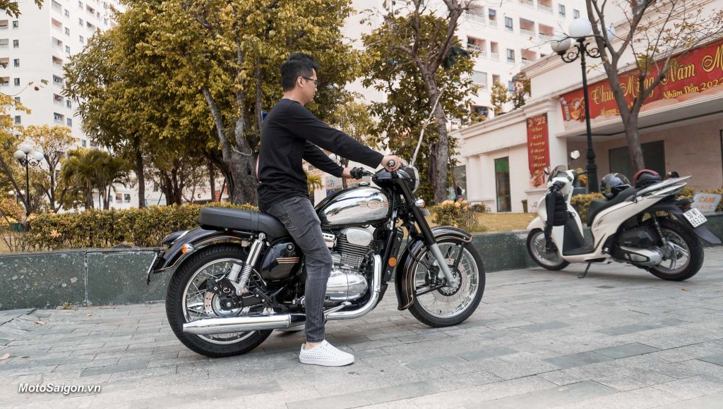 Jawa Classic 300 trang bị đèn pha lê đã về Việt Nam với giá bán hấp dẫn ...