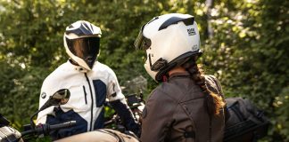 BMW Motorrad ra mắt bộ tai nghe ConnectedRide Com U1 dành cho biker