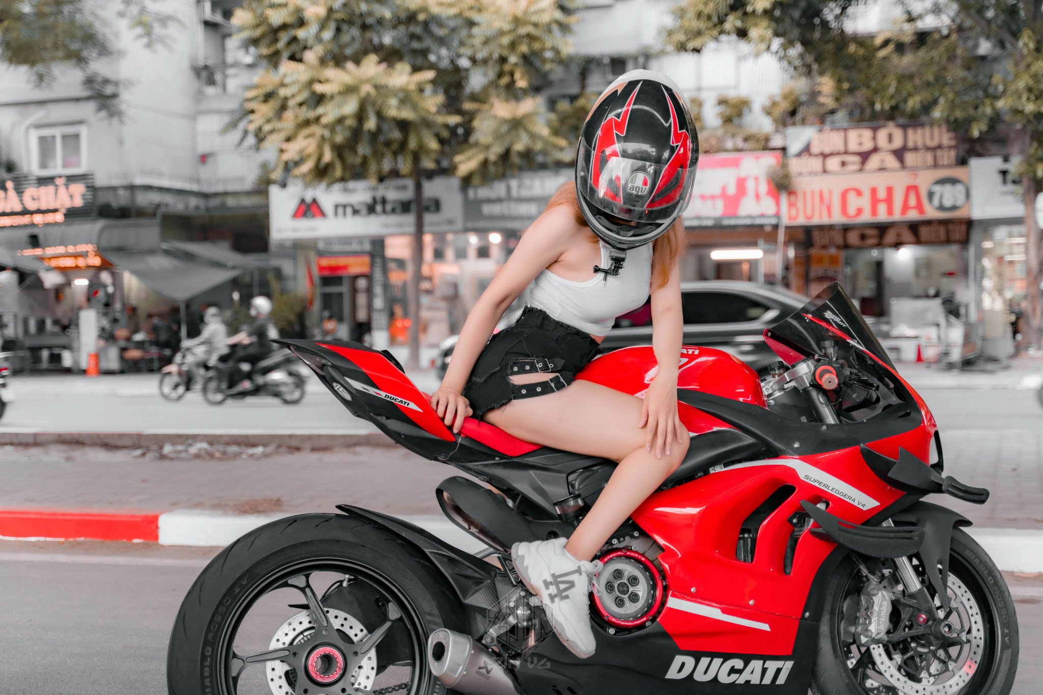 Nóng Mắt Bộ Ảnh Ducati 899 Độ Superleggera V4 Đọ Dáng Cùng Người Đẹp -  Motosaigon