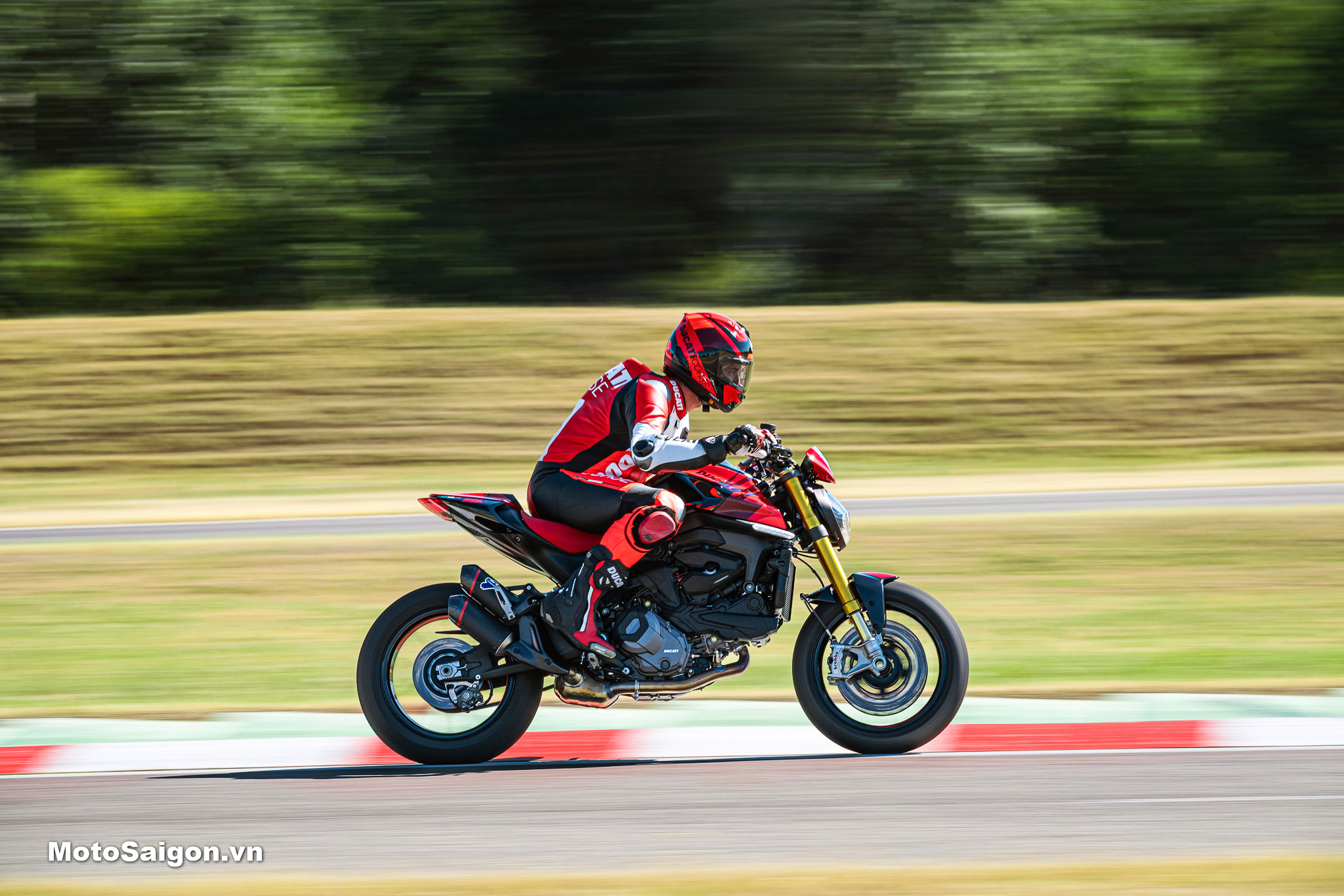 Ducati Monster SP 2023 phiên bản đặc biệt trang bị nhiều món đồ chơi cao cấp nhất