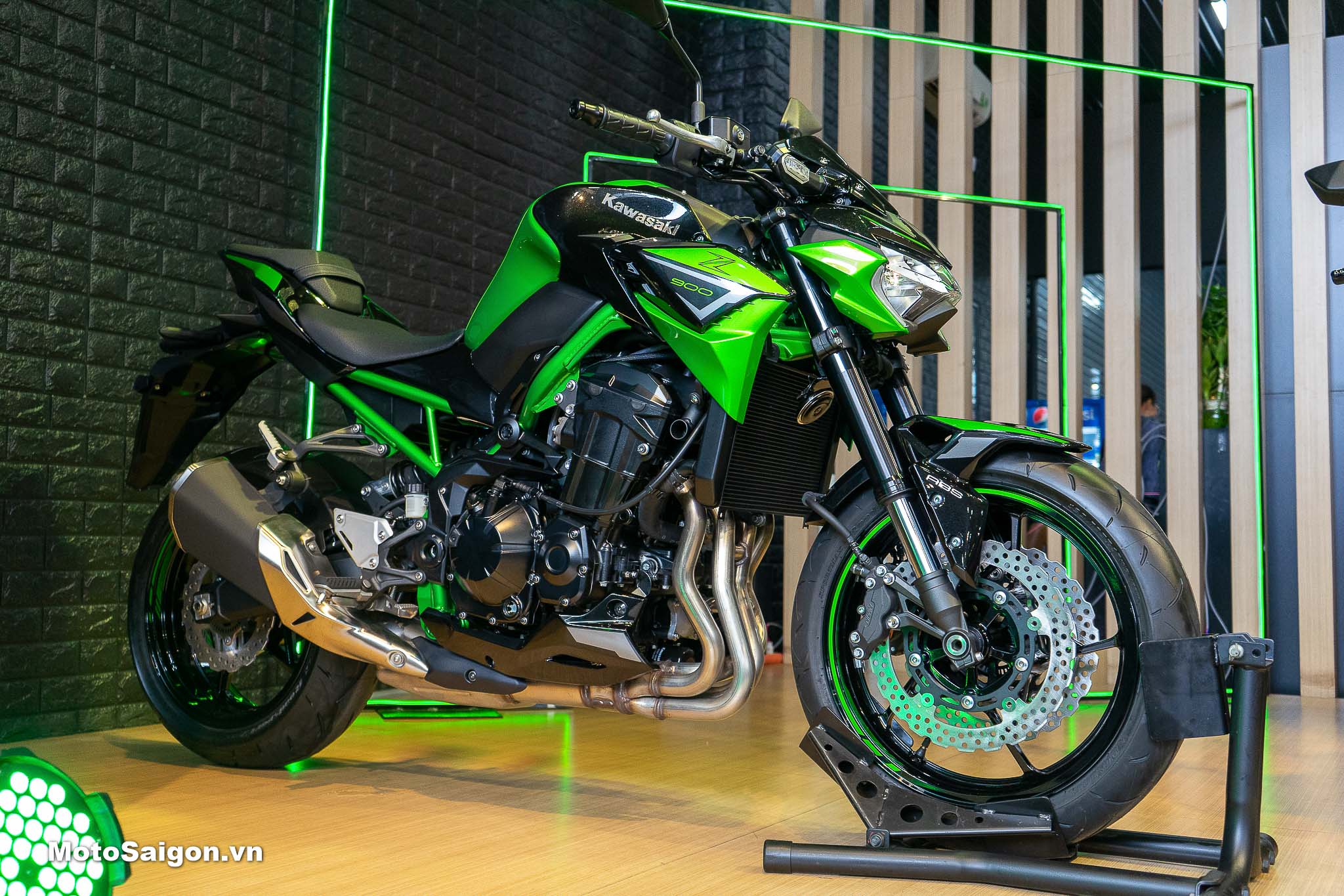 Giá xe Z900 2022 thế hệ mới đã được công bố cùng với Kawasaki Z H2 SE
