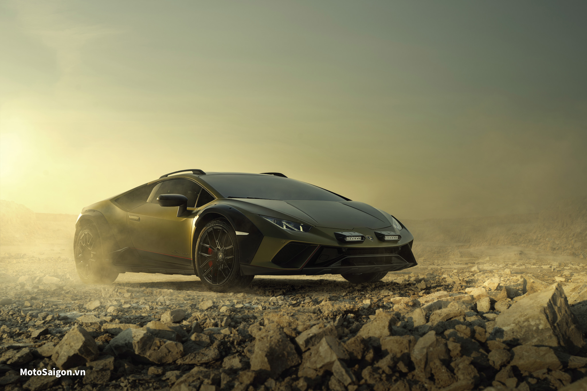 Lamborghini Huracan Sterrato trang bị động cơ V10 - hệ dẫn động 4 bánh