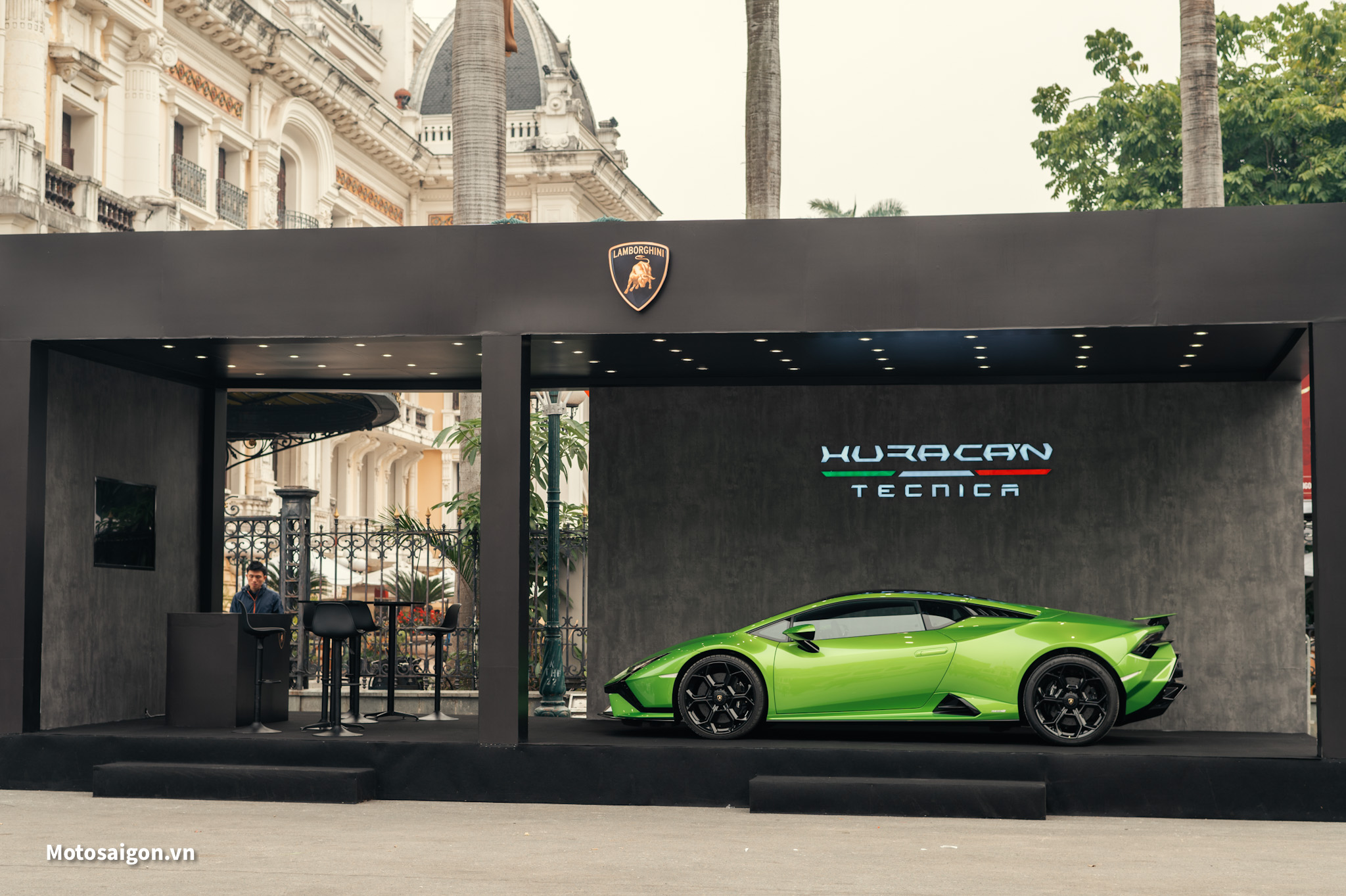 Lamborghini đưa “siêu bò tót” Huracán Tecnica đến với Hà Nội trước thềm Xuân Quý Mão