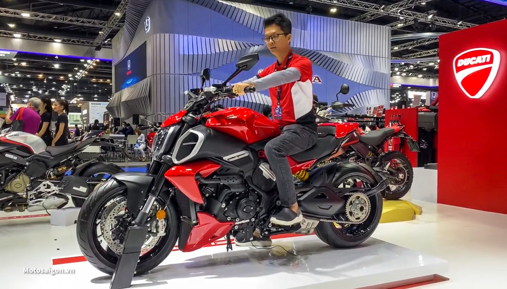 Ducati Diavel V4 chính thức ra mắt kèm giá bán tại BIMS 2023