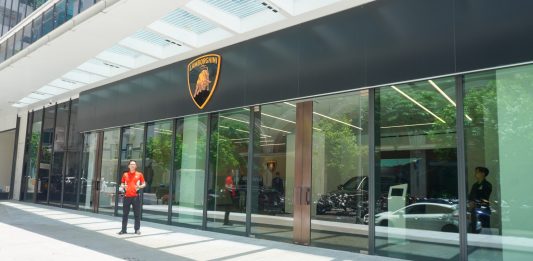 Đột nhập Showroom Lamborghini HCMC nội thất nhập Ý hoàn toàn