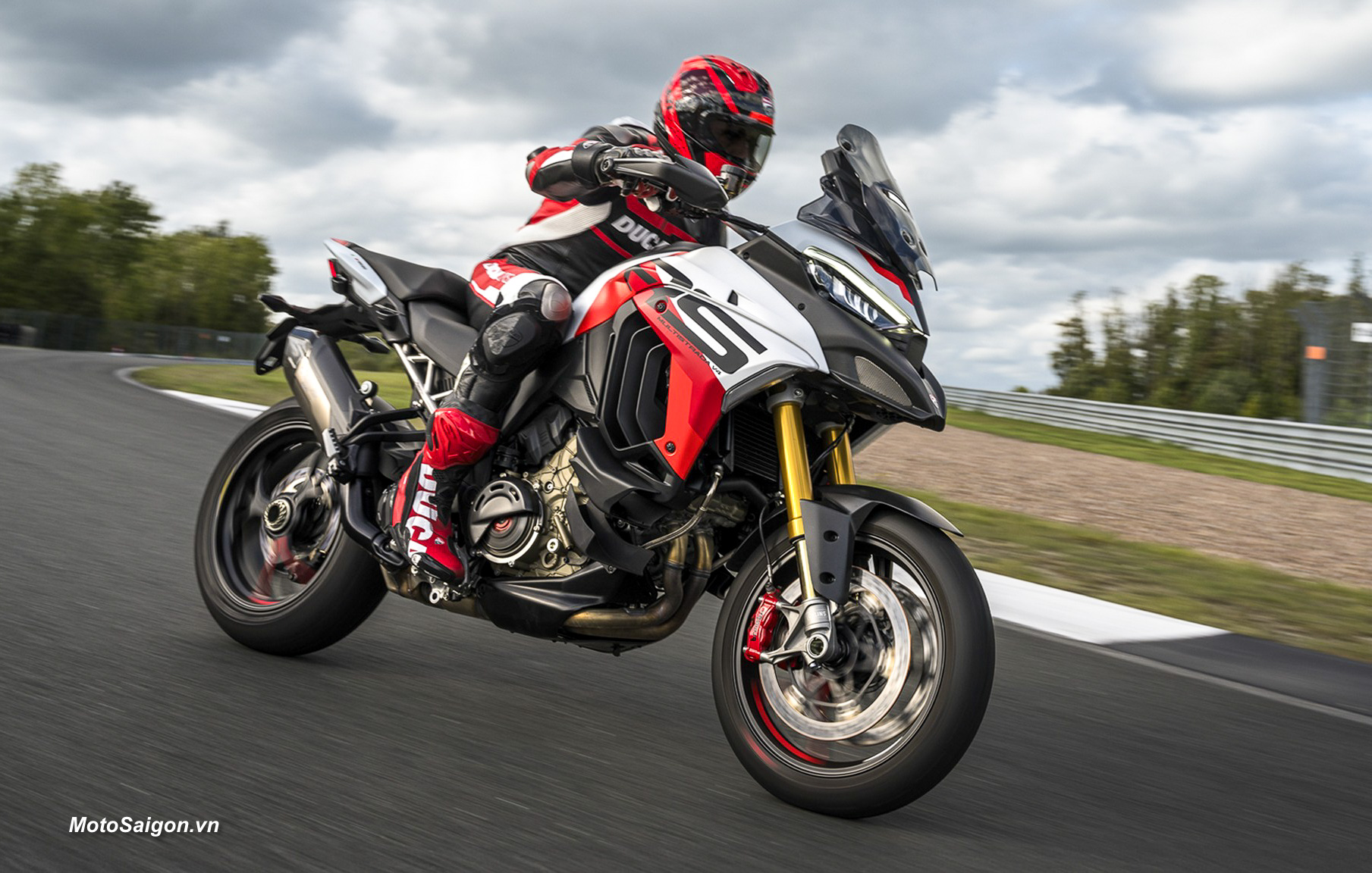 Multistrada V4 RS chính thức được Ducati ra mắt
