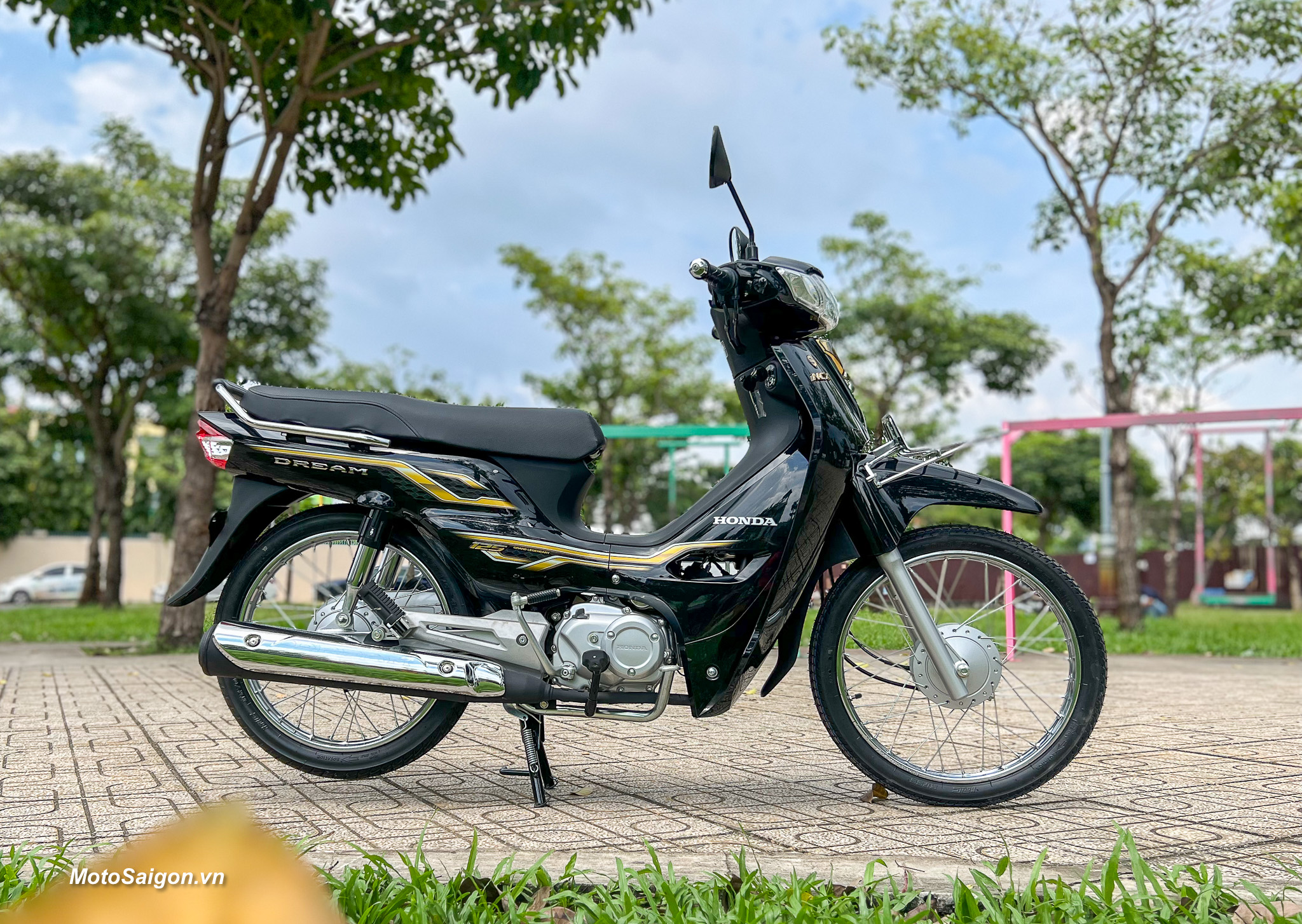 Honda Dream NCX 125 sản xuất Thái Lan đầu tiên về Việt Nam