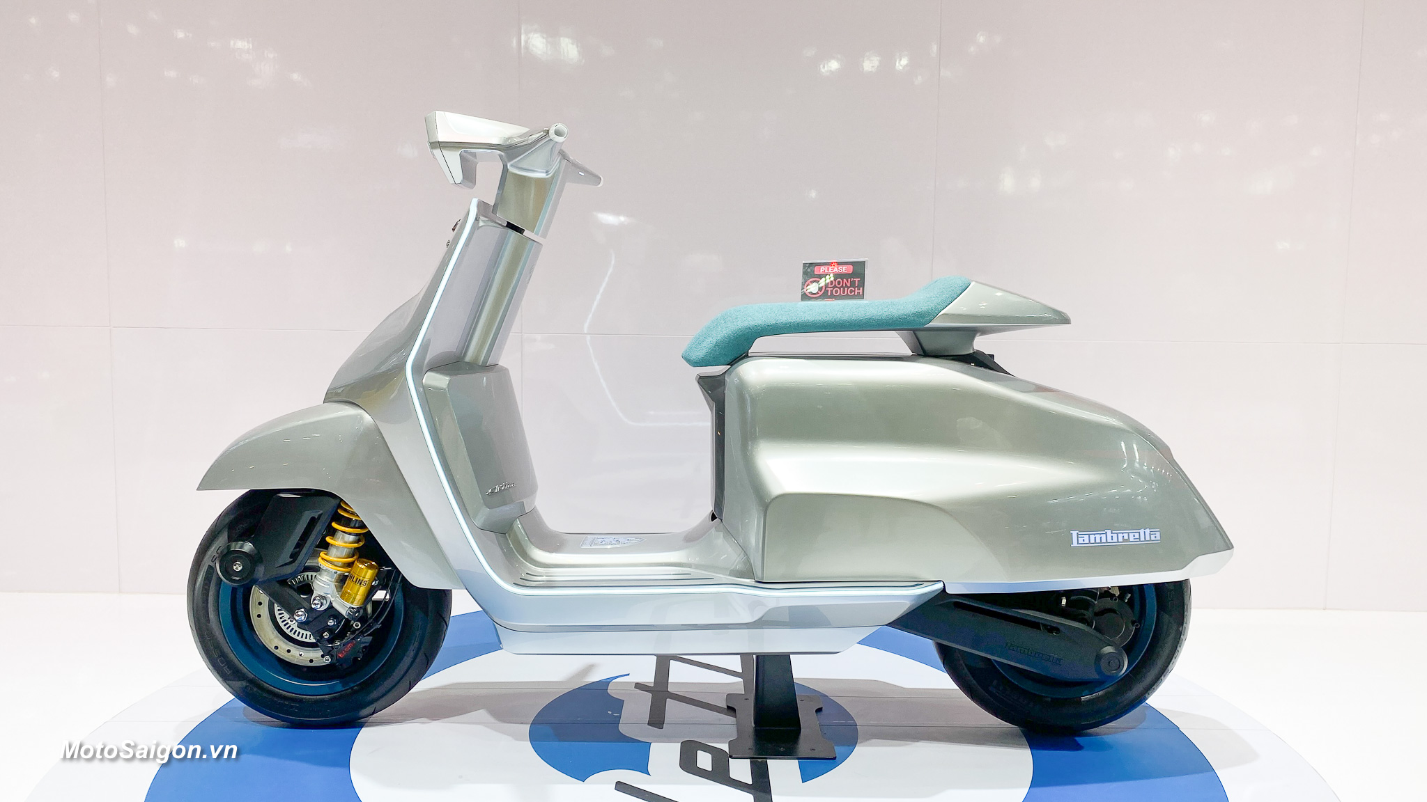 Lambretta Elettra trên yên xe tay ga điện có thiết kế tuyệt đẹp