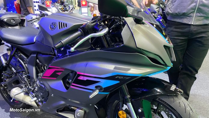 Yamaha R7 2024 màu mới xám tem hồng xanh soi thực tế tuyệt đẹp - Motosaigon