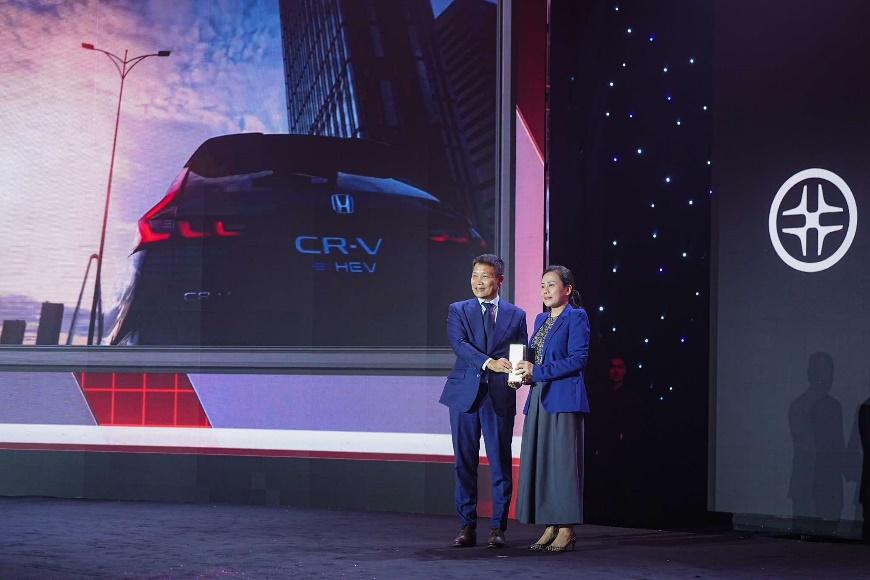 Honda CR-V vinh dự nhận giải thưởng “Xe phổ thông tiêu biểu cho gia đình” tại Lễ công bố và trao giải Better Choice Awards 2024 Honda CR-V vinh dự nhận giải thưởng “Xe phổ thông tiêu biểu cho gia đình” tại Lễ công bố và trao giải Better Choice Awards 2024