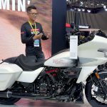 Chiêm ngưỡng CVO Road Glide ST màu trắng kèm giá bán đầu tiên Việt Nam