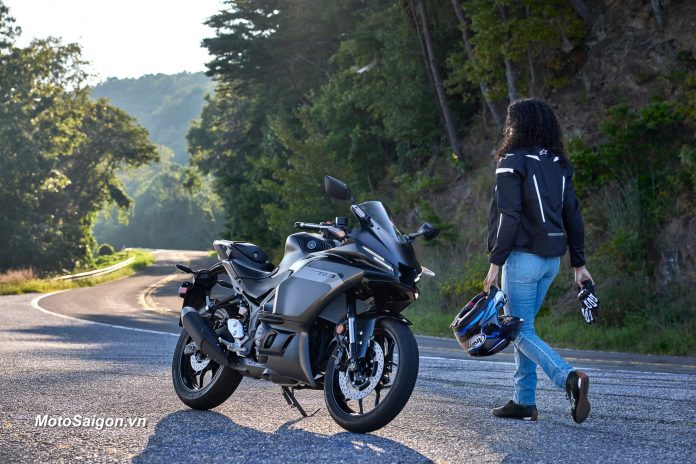 Yamaha R3 2025 thiết kế mới ra mắt chi tiết thông số giá xe - Motosaigon