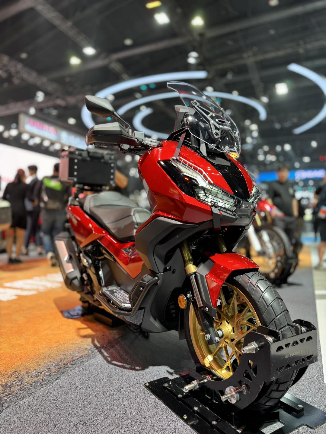 ADV350 2025 ra mắt với vài nâng cấp đã có giá bán