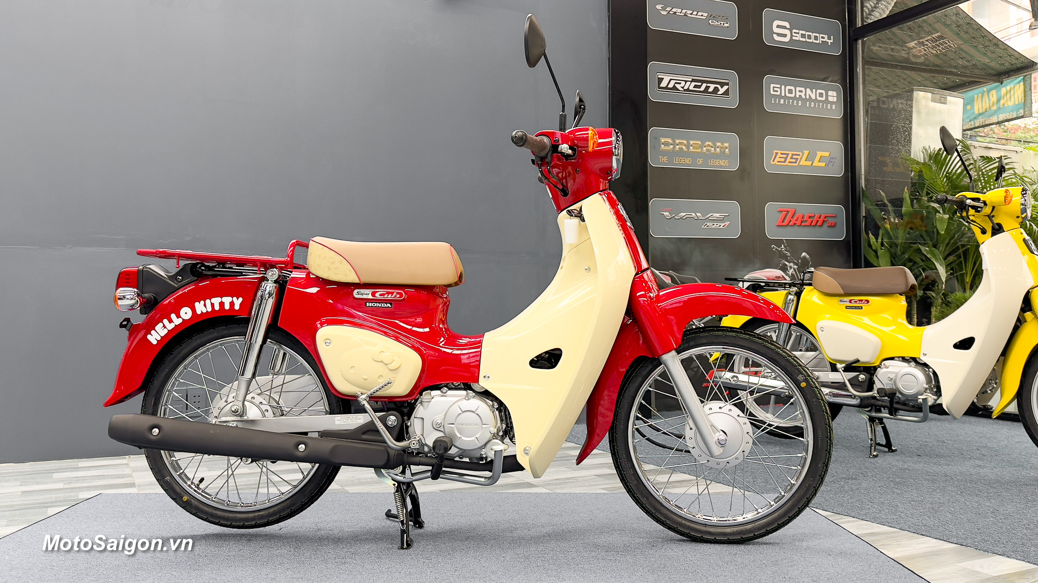 Honda Super Cub 50 Hello Kitty đã có giá bán tại Việt Nam số lượng hiếm