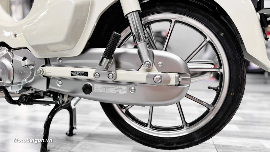 Honda Super Cub C125 Custom màu trắng yên đỏ đặc biệt đã về Việt Nam ...