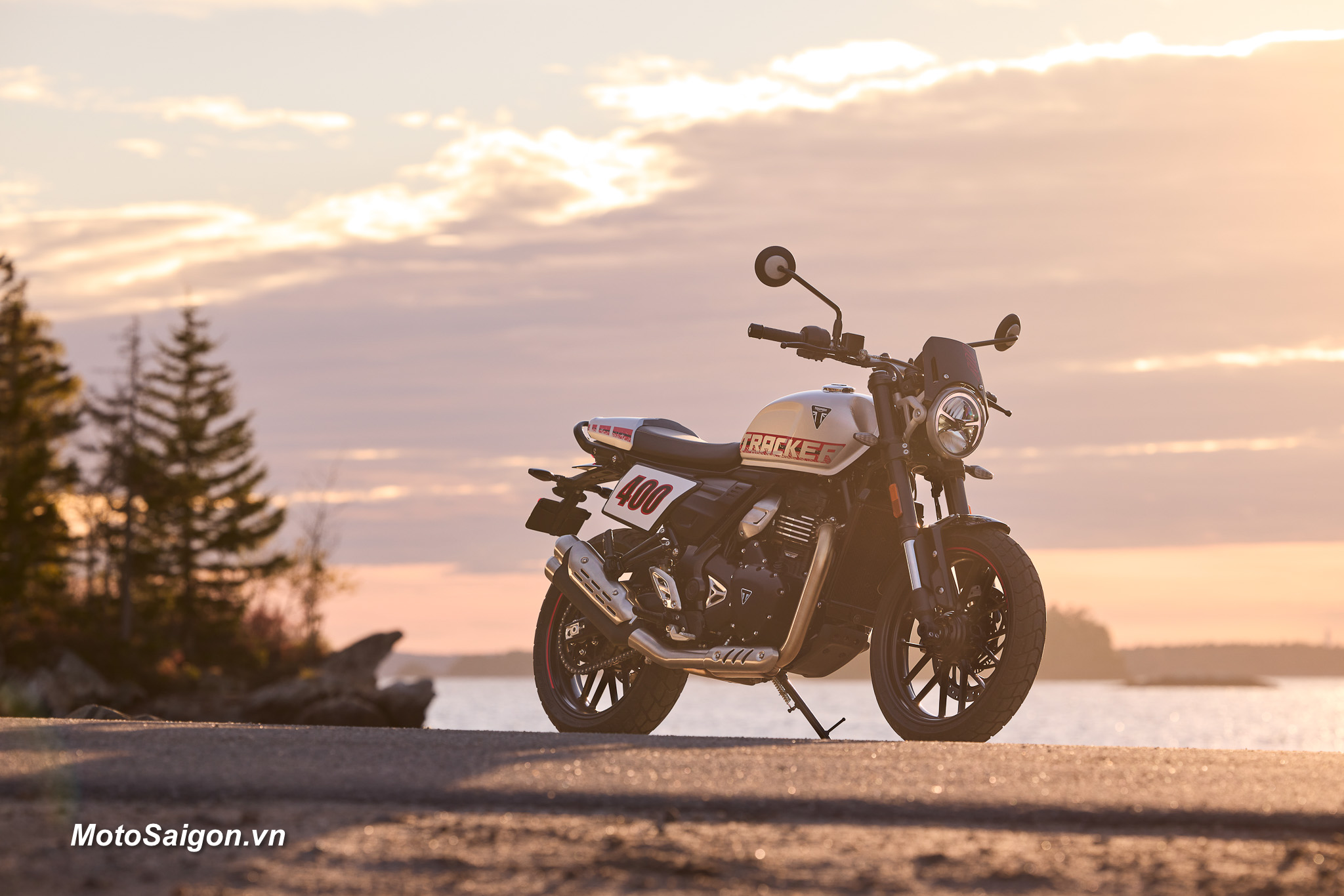Triumph Tracker 400 ra mắt cùng Thruxton 400 giá bán hấp dẫn