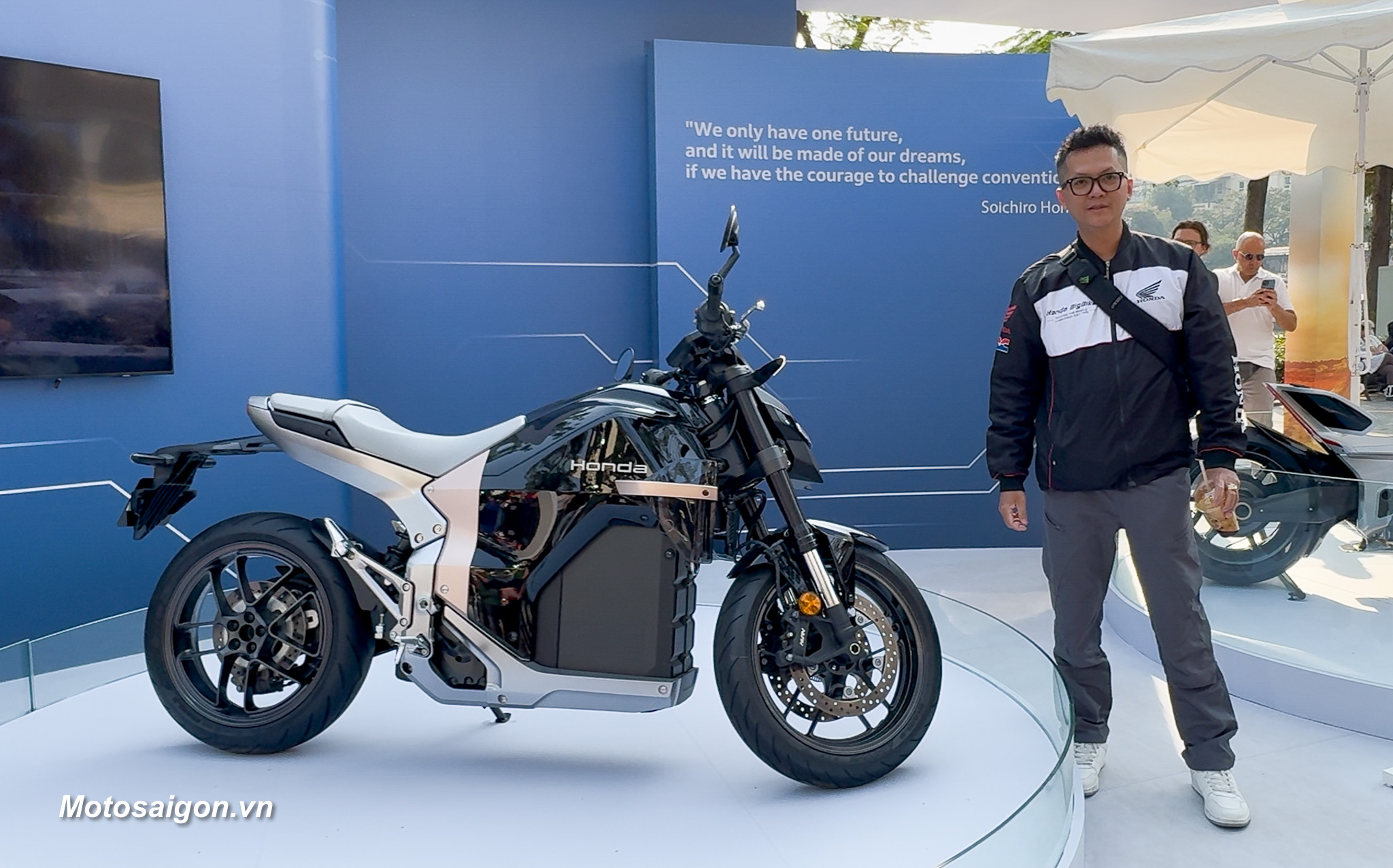 Trên tay siêu mô tô điện Honda WN7 đầu tiên Việt Nam kèm giá bán