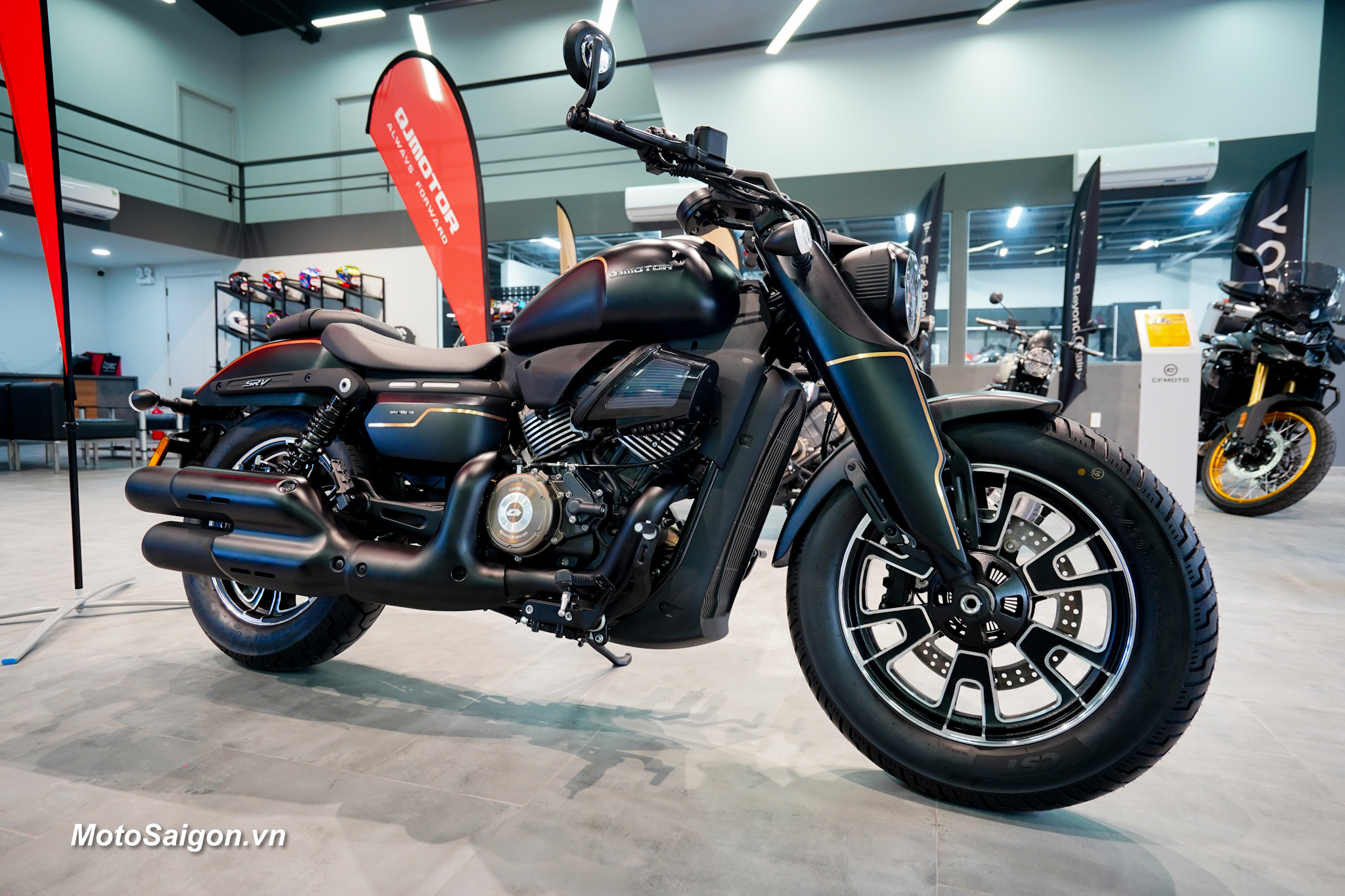 QJMotor SRV400 VS mẫu cruiser V-Twin độc nhất phân khúc đã có giá bán