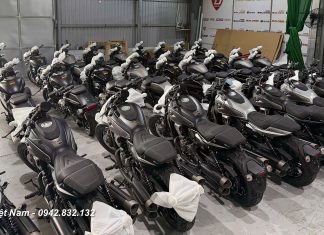 Khui thùng lô hàng QJMotor SRV400 VS cùng với SRV600 V về số lượng lớn