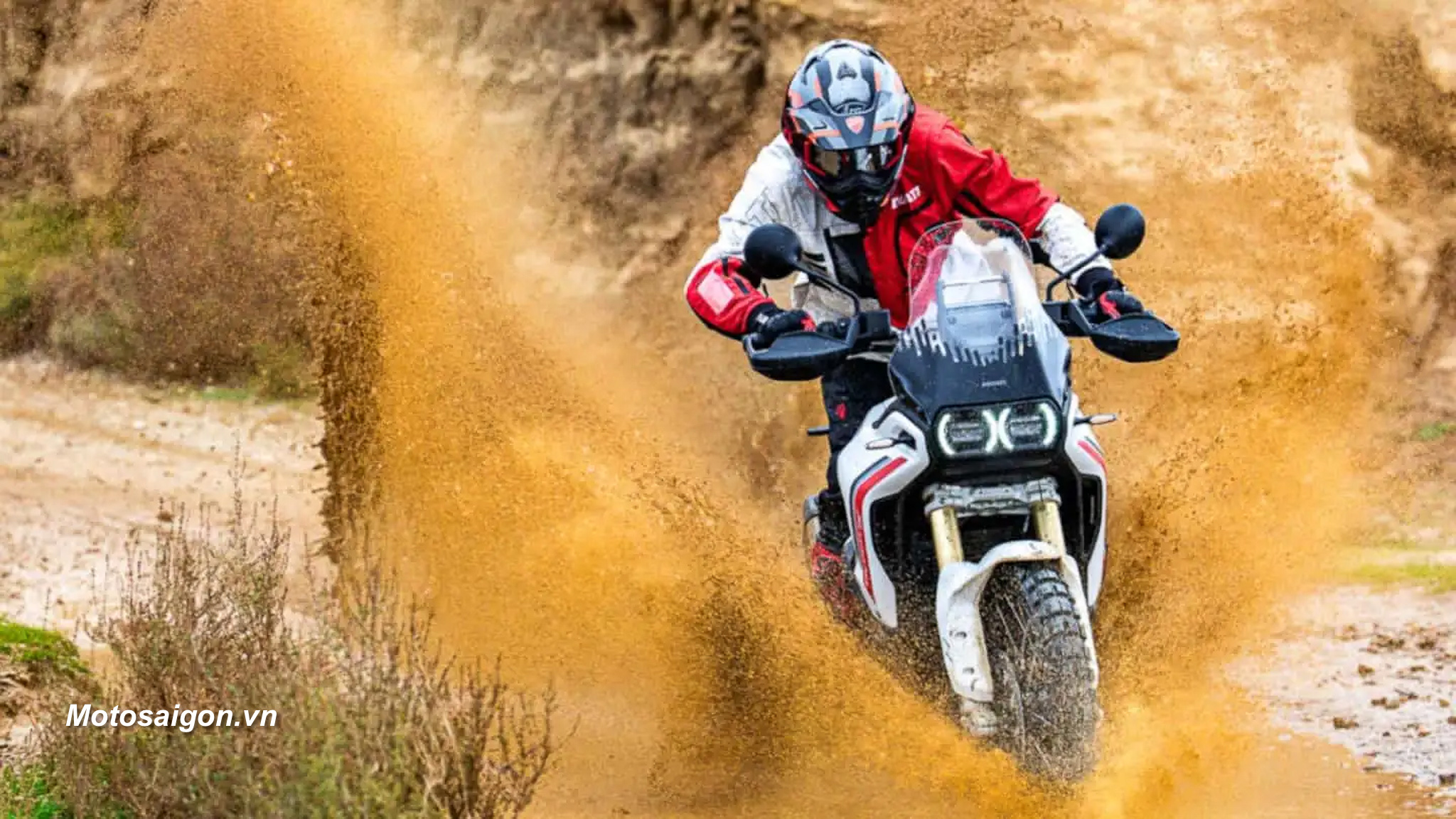 Ducati DesertX 2026 hoàn toàn với nhiều cải tiến đáng giá
