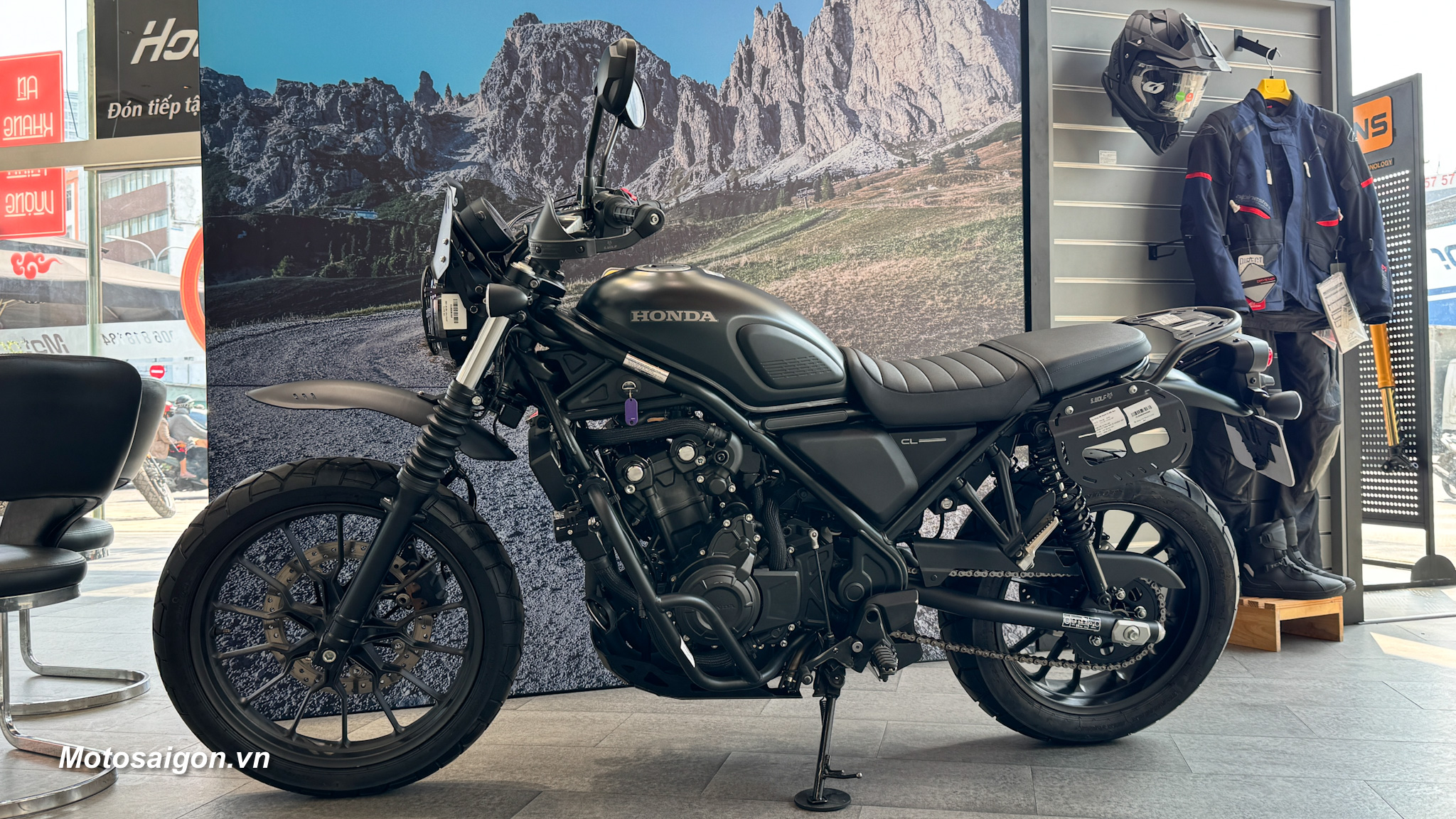 Honda CL500 lên nhiều món đồ chơi phụ kiện đáng giá