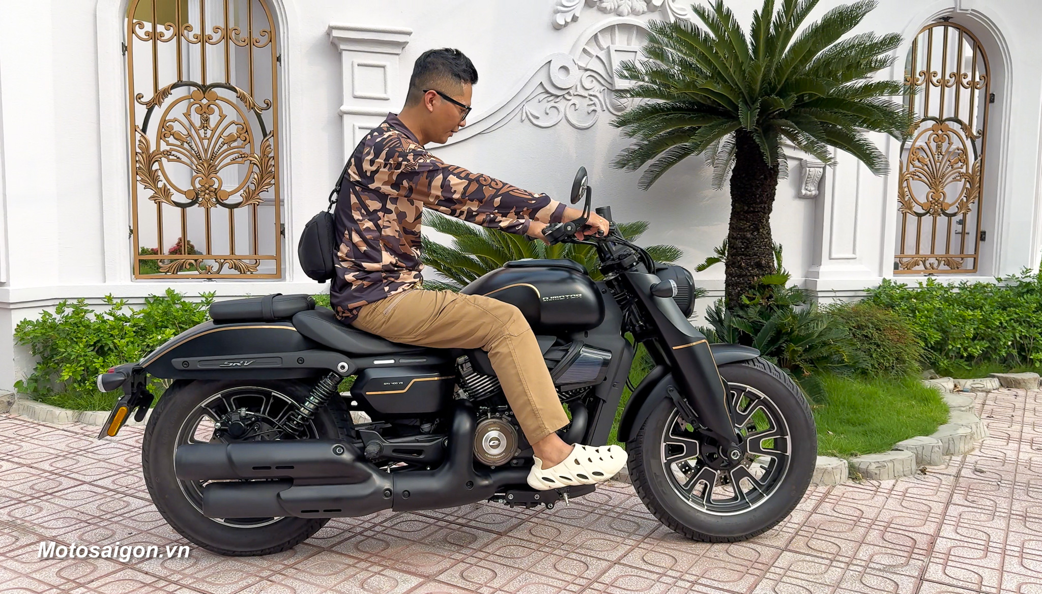 SRV400 giá bán hấp dẫn đánh giá xe Cruiser độc đáo của QJMotor