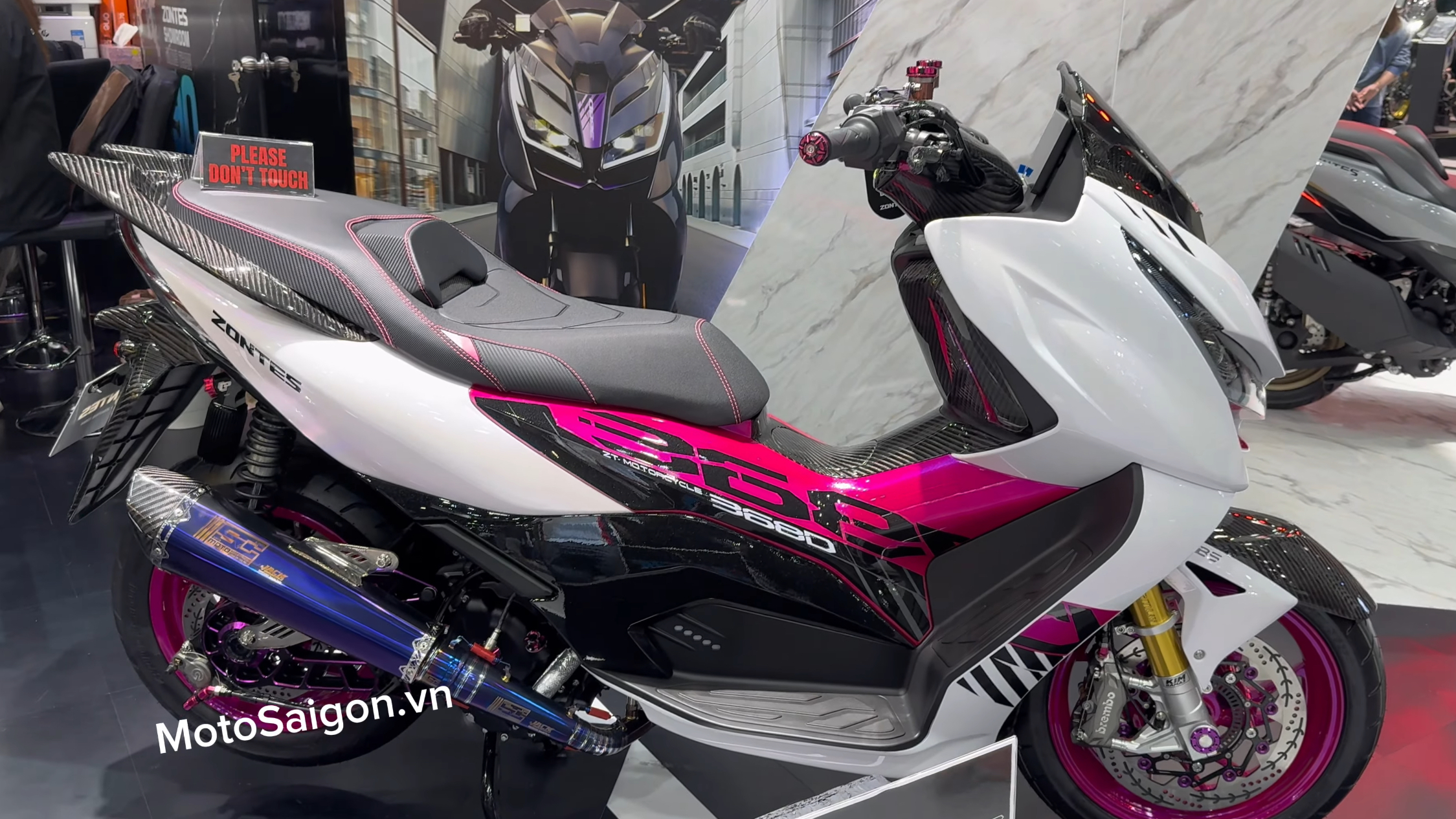 Zontes 368D độ carbon nhiều phụ kiện đồ chơi hàng hiệu đáng giá