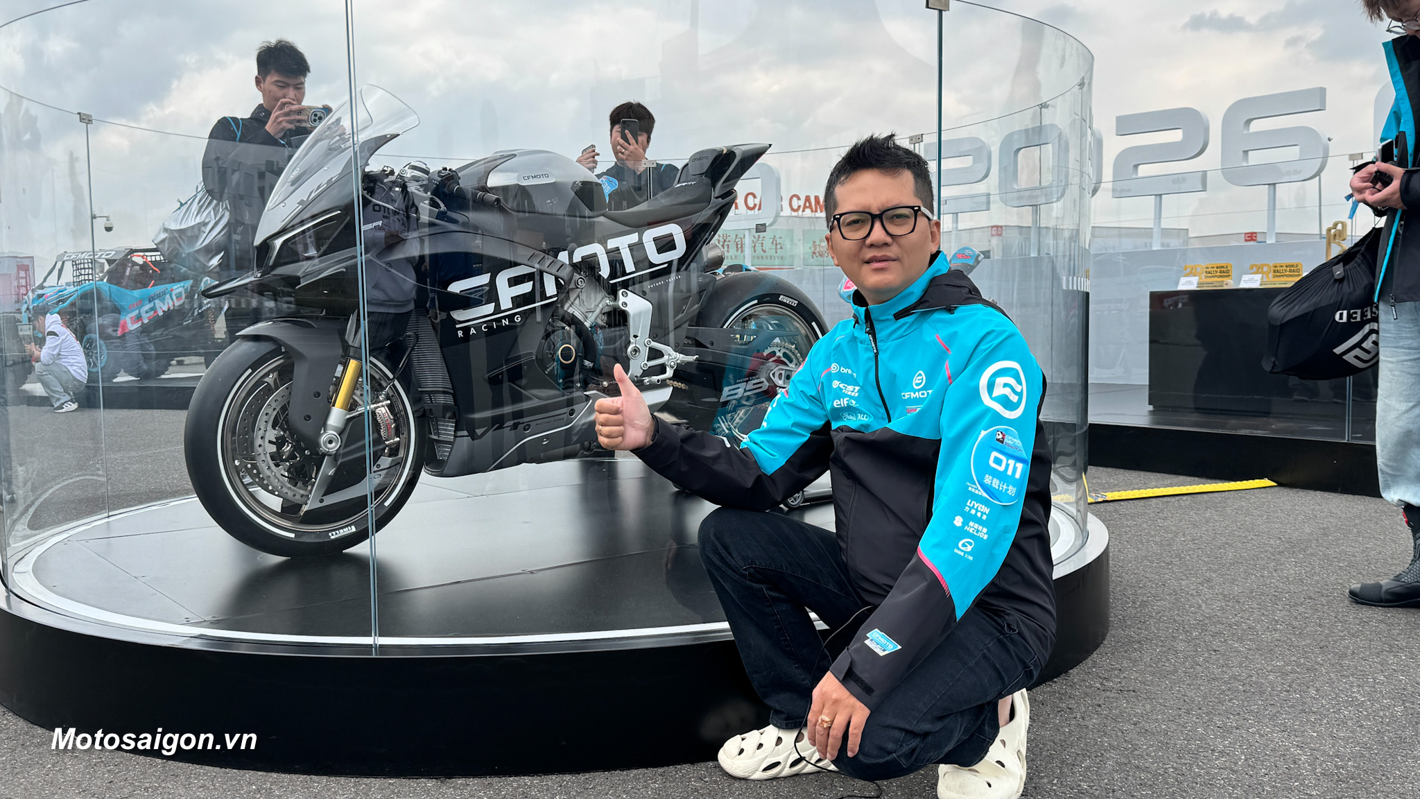 CFMoto SR-RR V4 trên tay soi thực tế tại CFMoto Day 2026 CFMoto SR-RR V4 trên tay soi thực tế tại CFMoto Day 2026