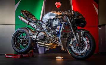 Ducati Panigale V2 độ Full Racing của biker Việt giá trị hơn 1 tỷ rưỡi