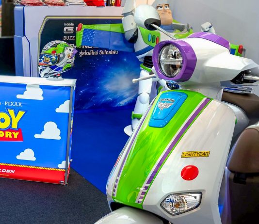 Giá xe Honda Giorno Buzz Lightning Toy Story kèm quà tặng