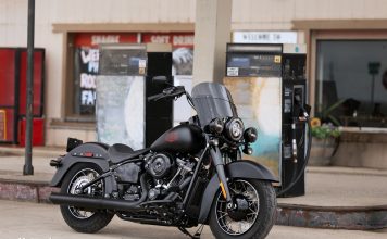 Harley-Davidson Deadwood bản độ lấy cảm hứng từ thời kỳ hậu thế chiến II